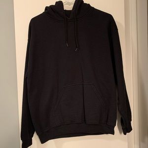 Gildan basic black hoodie